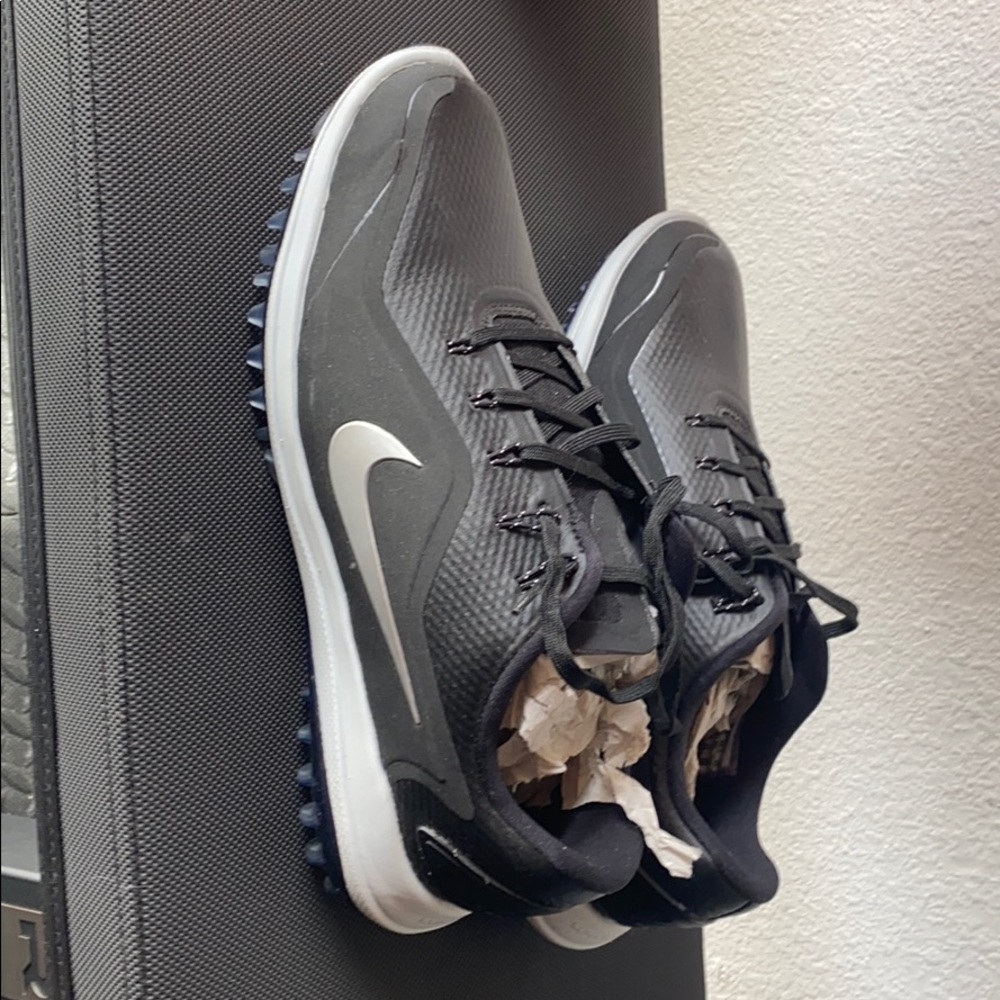 New Women’s golf shoes